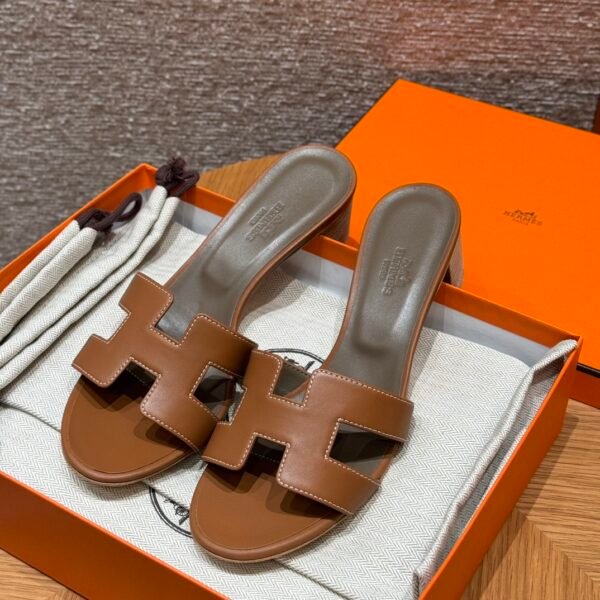 Oasis sandal gold
