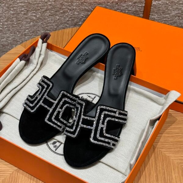 Oasis sandal black crystals