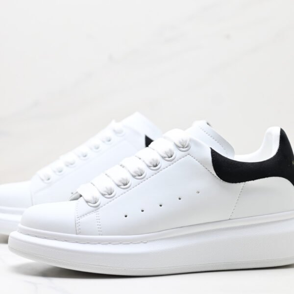 Oversized sneakers suède black