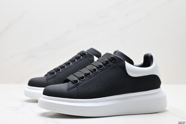 Oversized sneakers black & white